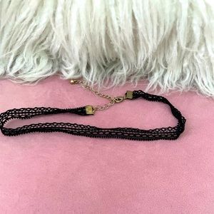 Lace choker